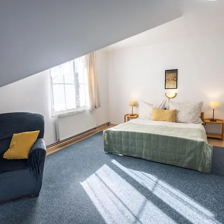 Tibor A Luna Guest house *